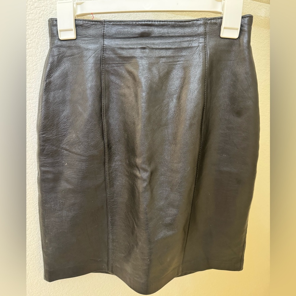Dana Broke Lambnappa (leather) skirt
